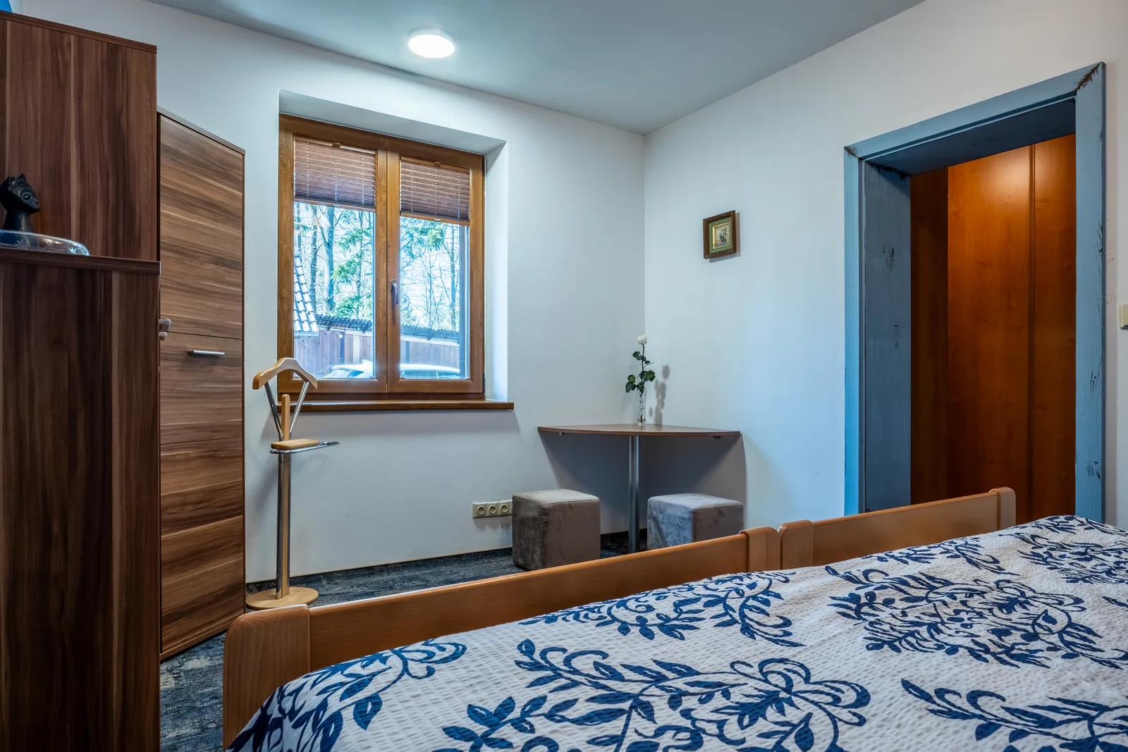 Guest room third angle